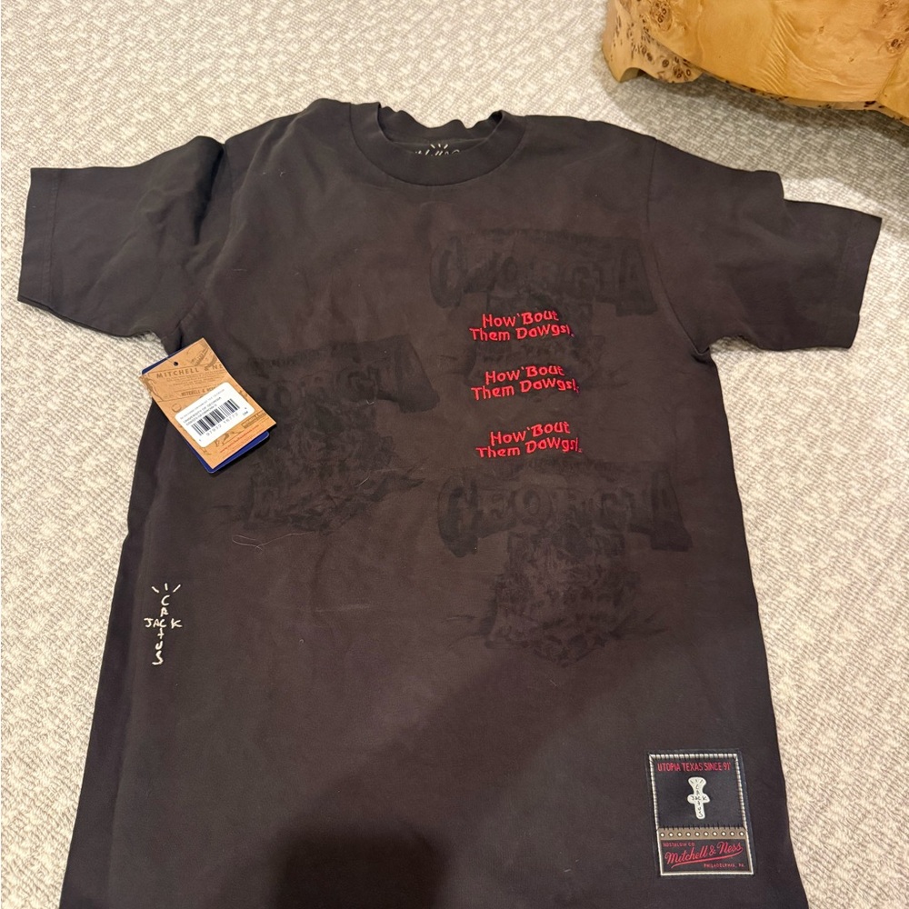 Travis Scott x Mitchell & Ness Georgia Bulldogs Seal T-Shirt Brown - SS24 NWT